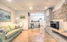 Signoria Elegant Apartment By Mmega